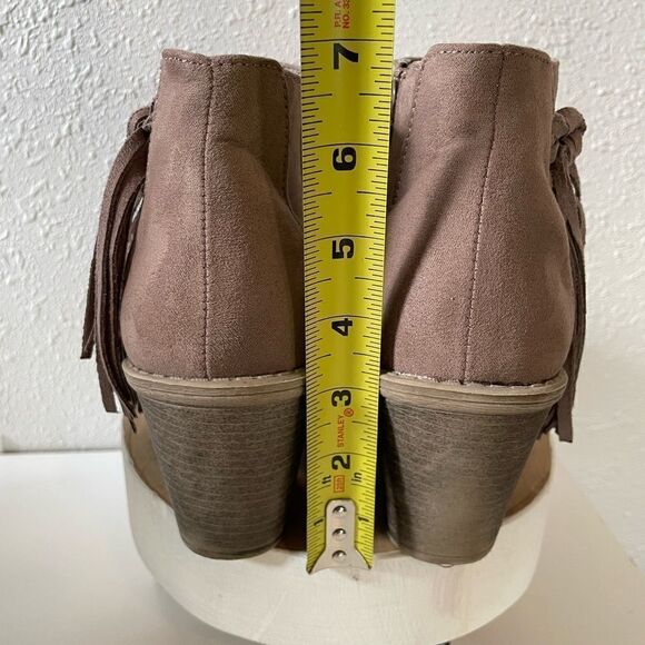 Faded Glory Tasseled Zipper Ankle Booties Size 10 EUC - Picture 5 of 8